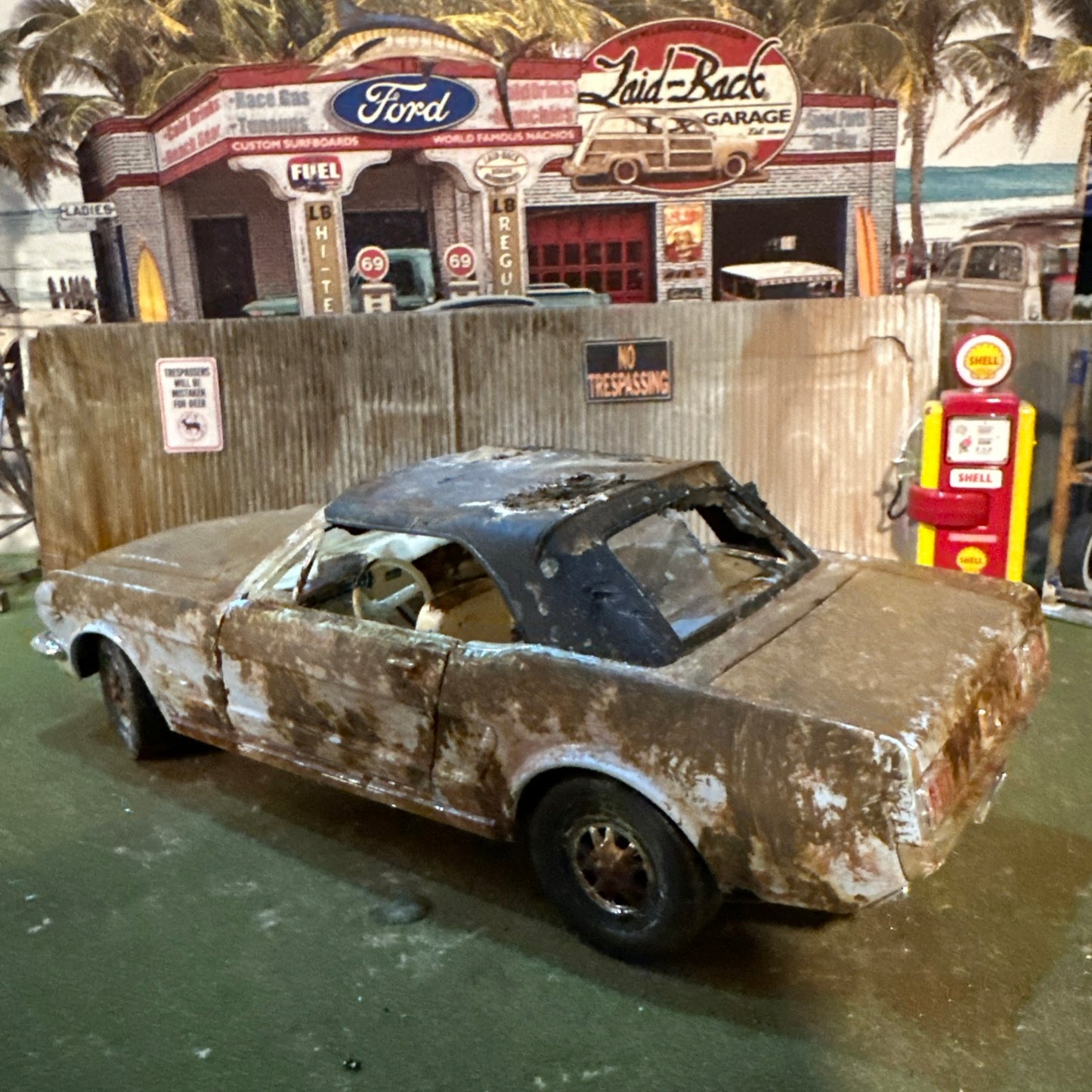 1965 Ford Mustang - Barn Find Cars - 1:18 DIECAST - Weathered