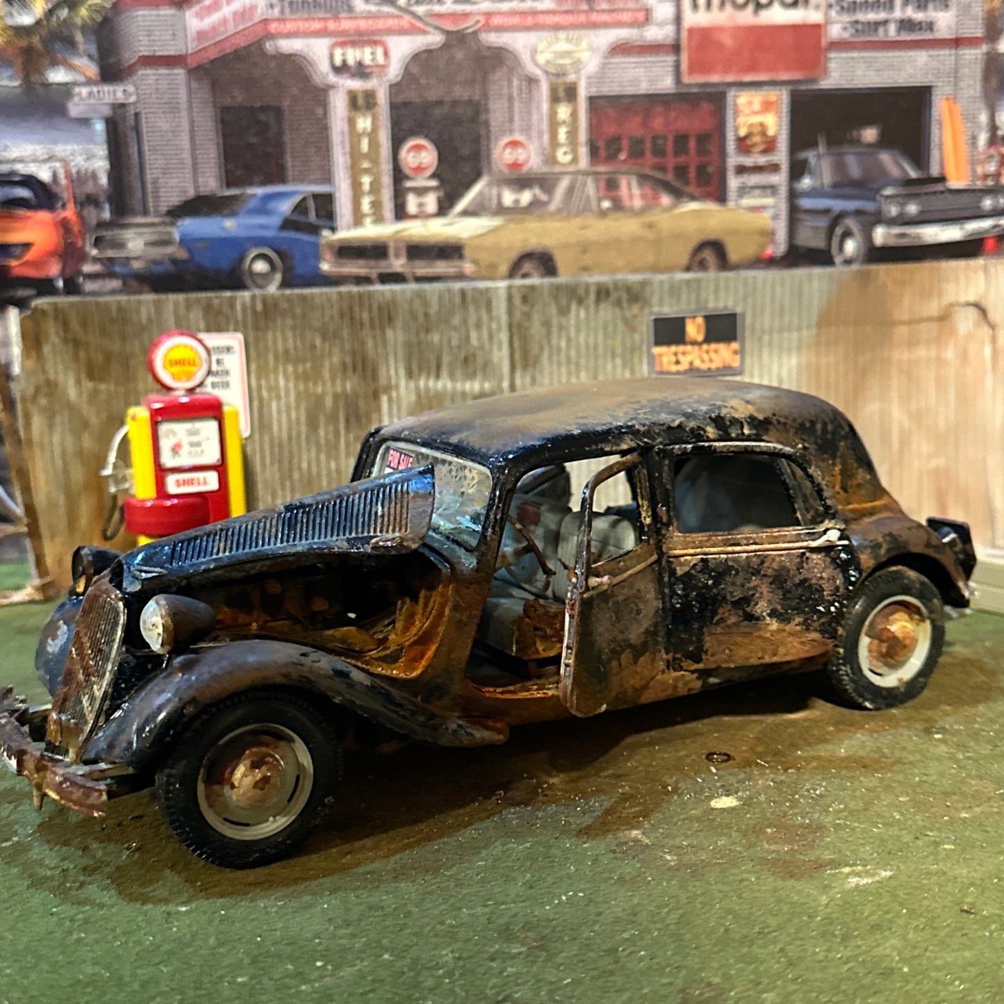 1952 Citroen T/A - Barn Find Cars - 1:18 DIECAST - Vietnam
