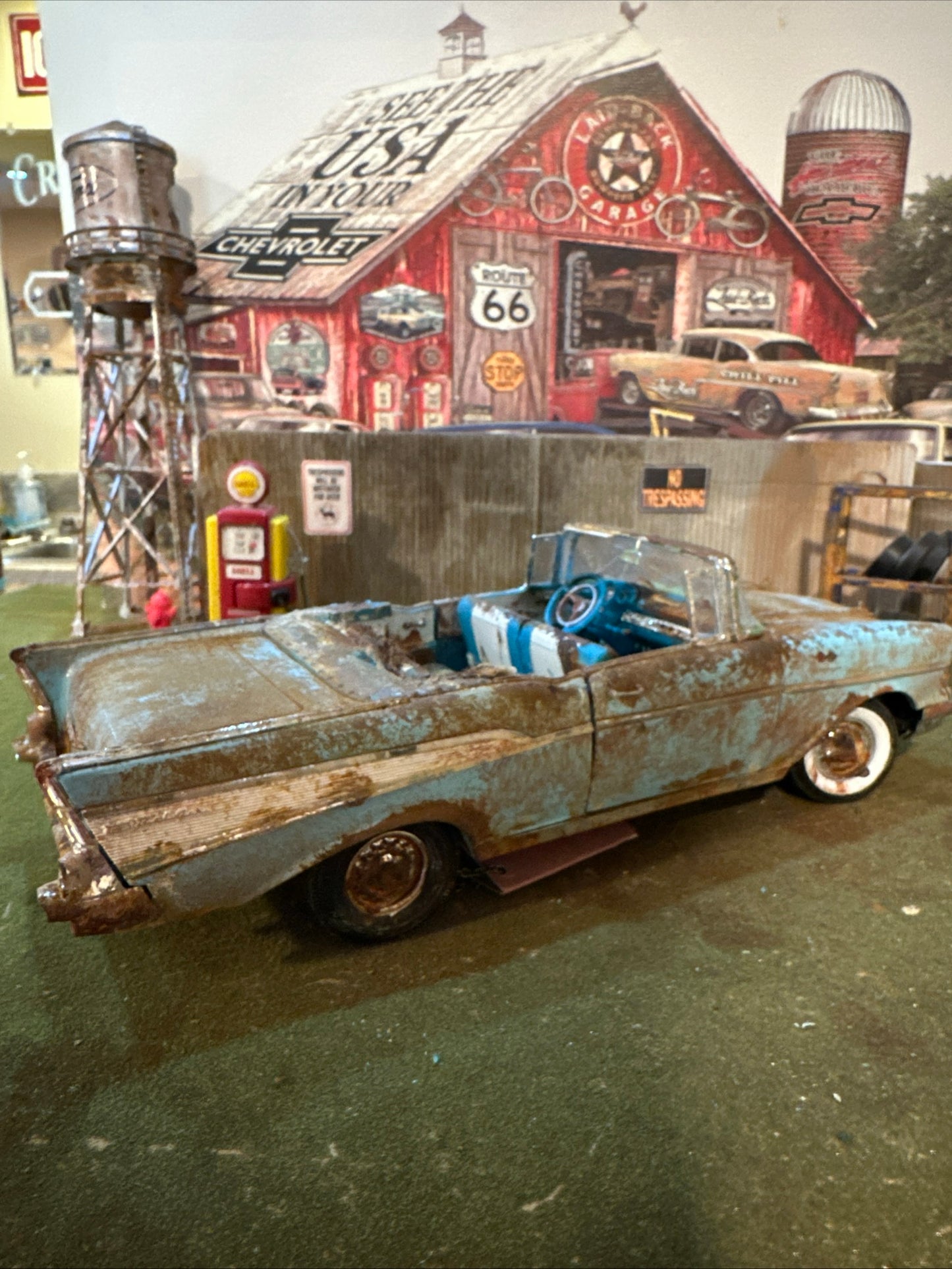 1957 Chevrolet Convertible - Barn Find Cars - 1:18 DIECAST