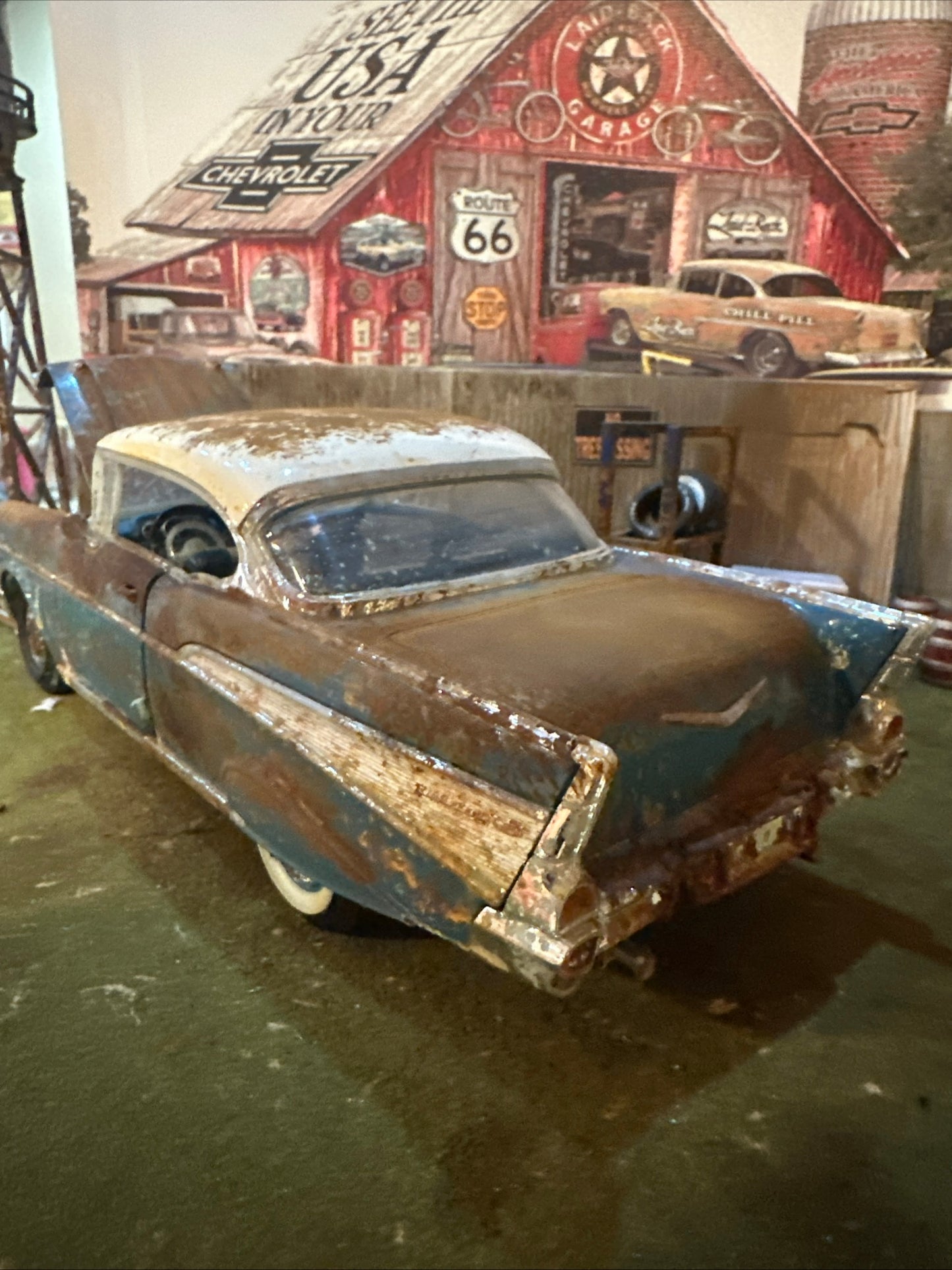 1957 Chevrolet Bel Air - Barn Find Cars - 1:18 DIECAST