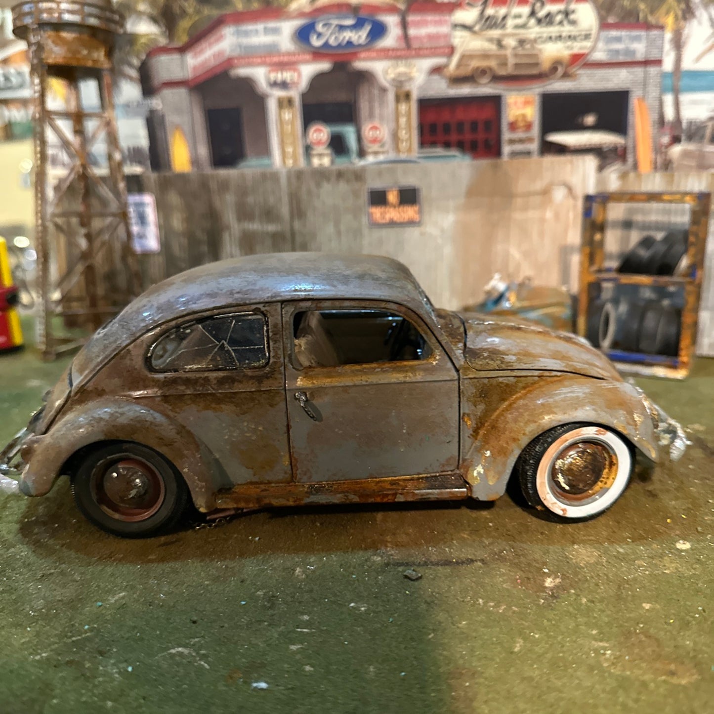 1955 Volkswagen VW Bug Beetle - Barn Find Cars - 1:18 DIECAST - Oval Window