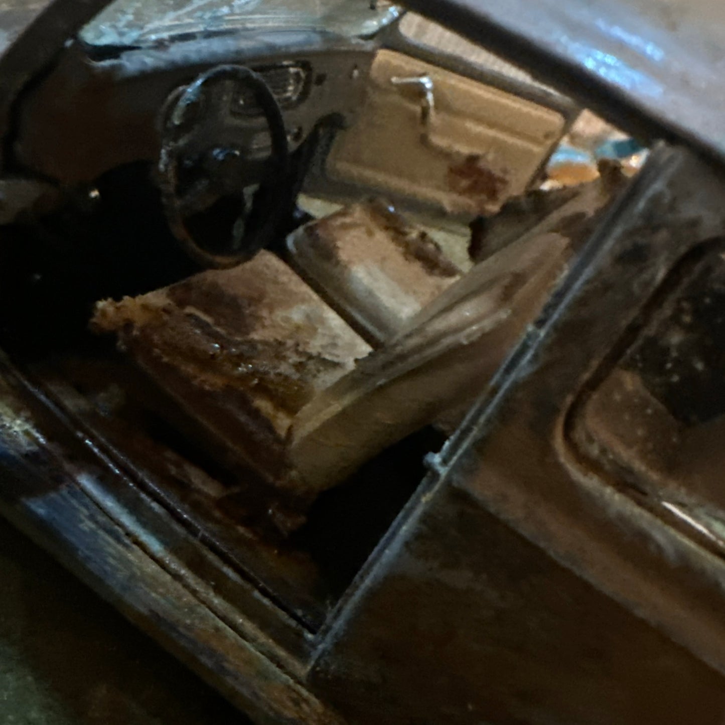 1955 Volkswagen VW Bug Beetle - Barn Find Cars - 1:18 DIECAST - Oval Window