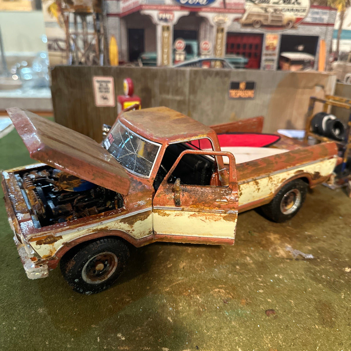 1979 Ford F-150 Pickup Truck - Barn Find Cars - 1:18 DIECAST - weathered
