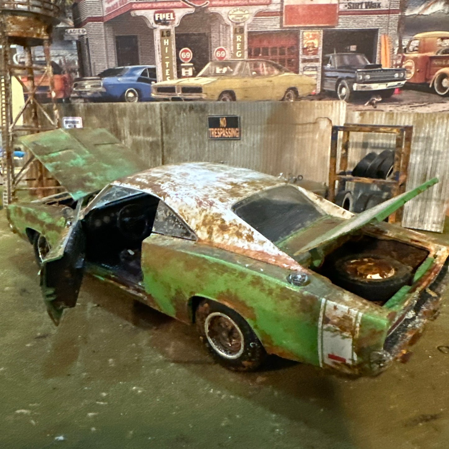 1969 Dodge Charger R/T - Barn Find Cars - 1:18 DIECAST - Weathered