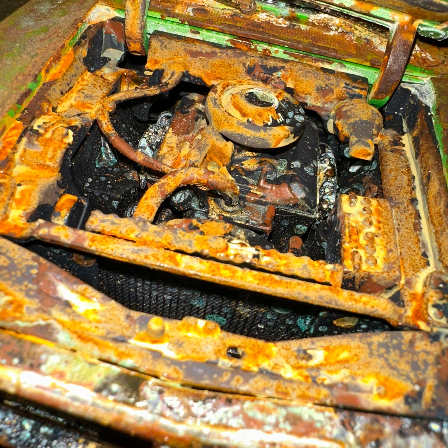 1969 Dodge Charger R/T - Barn Find Cars - 1:18 DIECAST - Weathered