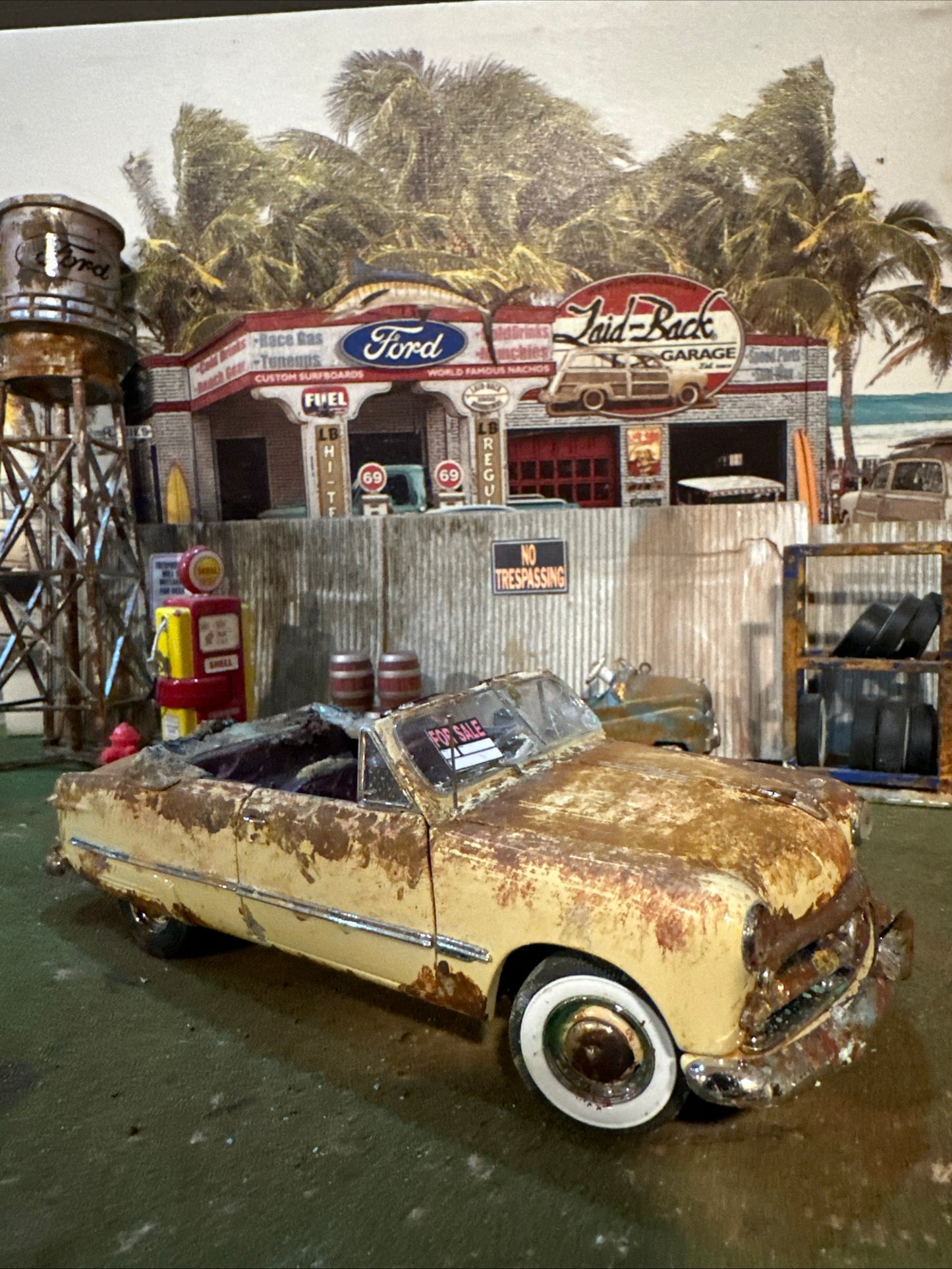 1949 Ford Convertible - Barn Find Cars - 1:24 DIECAST - Danbury Mint