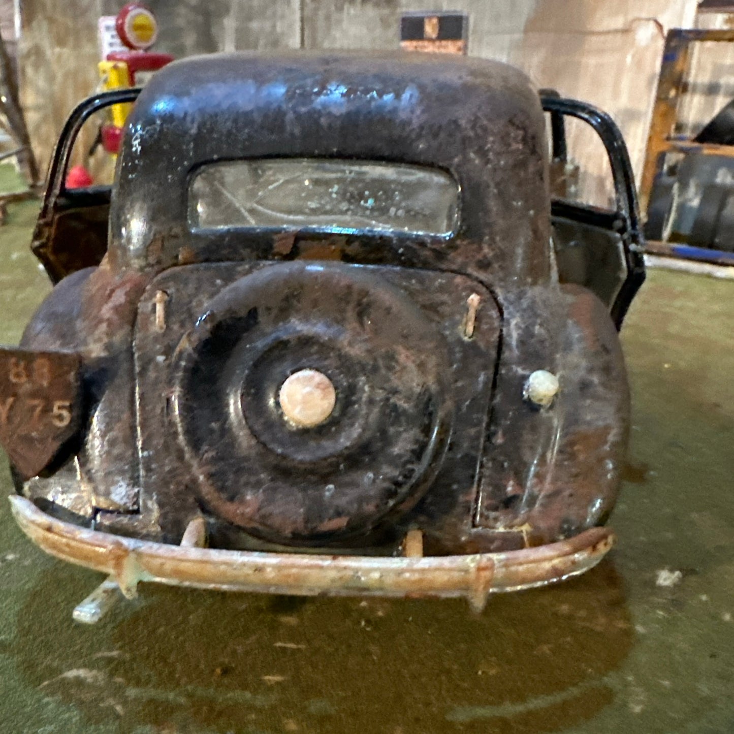 1952 Citroen T/A - Barn Find Cars - 1:18 DIECAST - Vietnam