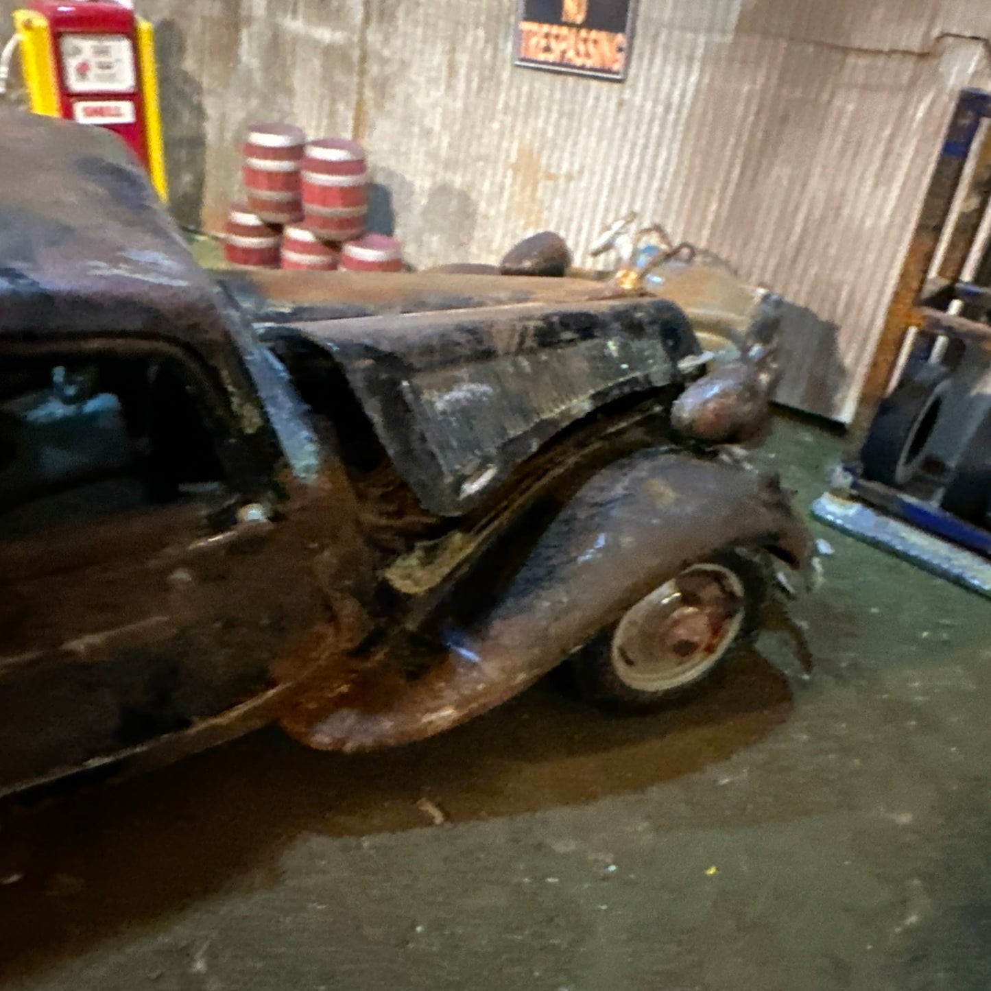 1952 Citroen T/A - Barn Find Cars - 1:18 DIECAST - Vietnam