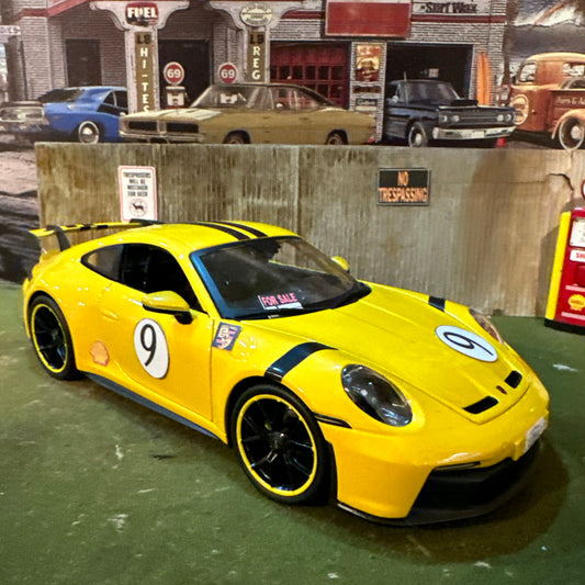 2018 Porsche GT3 (Yellow) - Barn Find Cars - 1:18 DIECAST