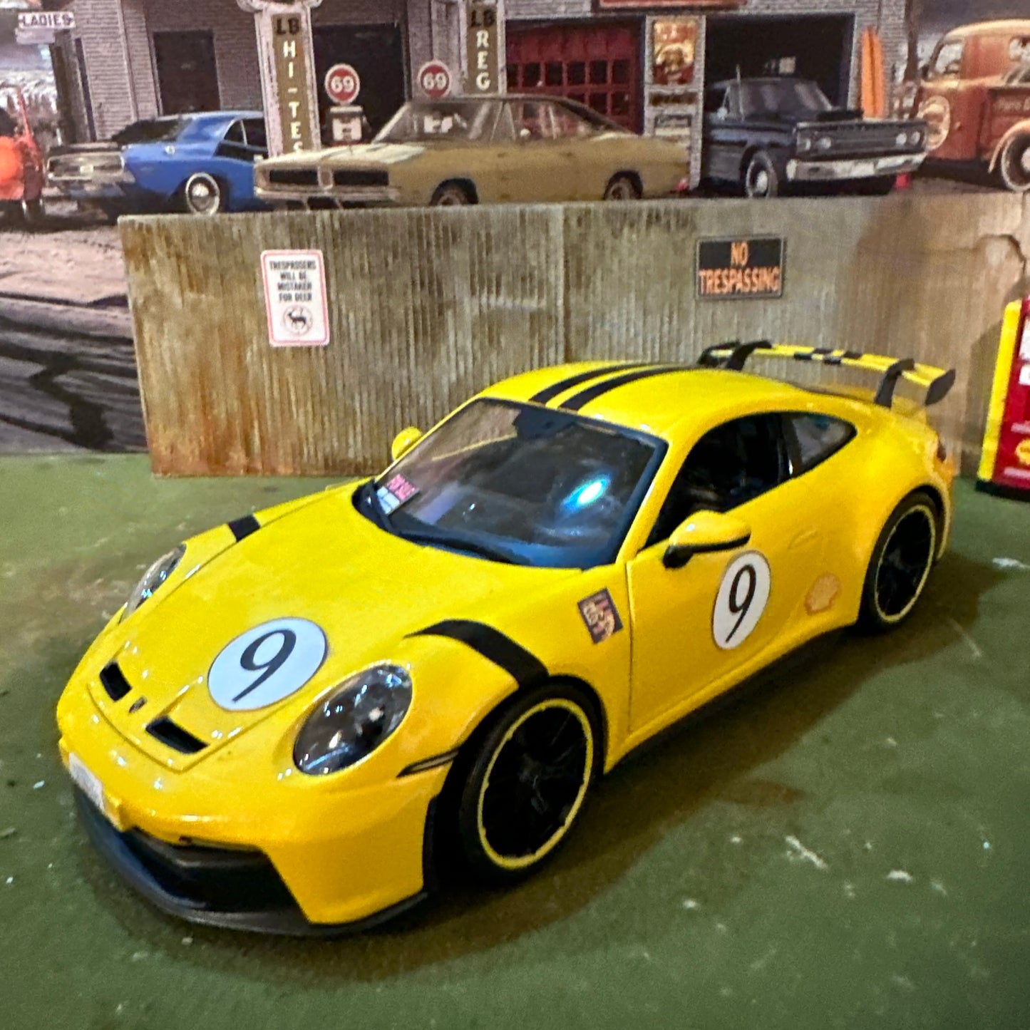 2018 Porsche GT3 (Yellow) - Barn Find Cars - 1:18 DIECAST