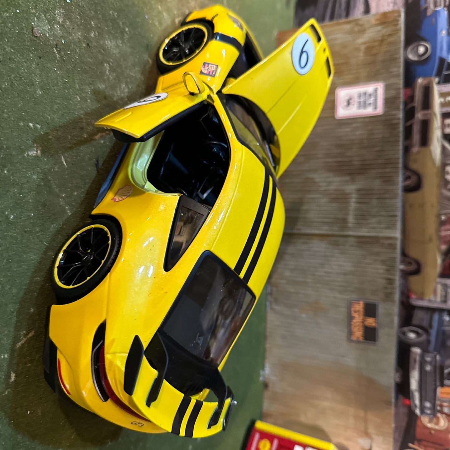 2018 Porsche GT3 (Yellow) - Barn Find Cars - 1:18 DIECAST