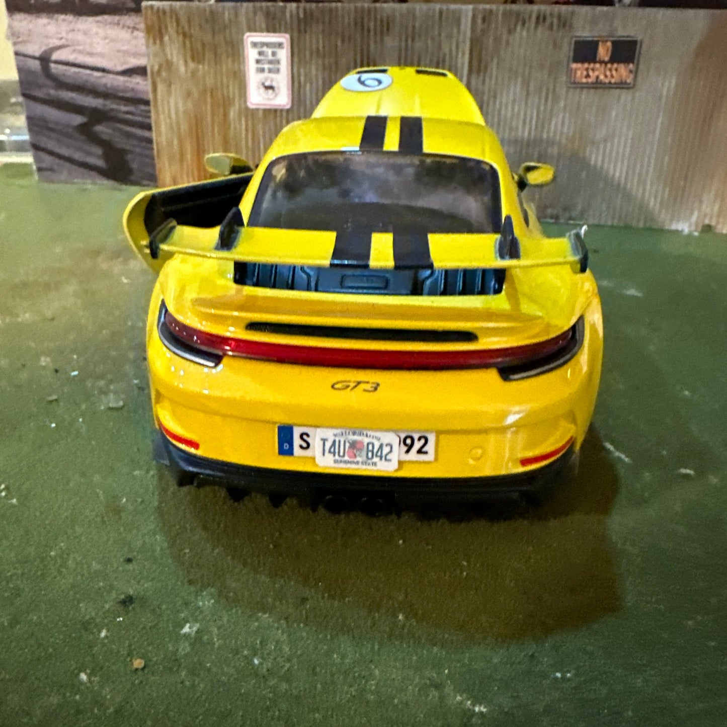 2018 Porsche GT3 (Yellow) - Barn Find Cars - 1:18 DIECAST