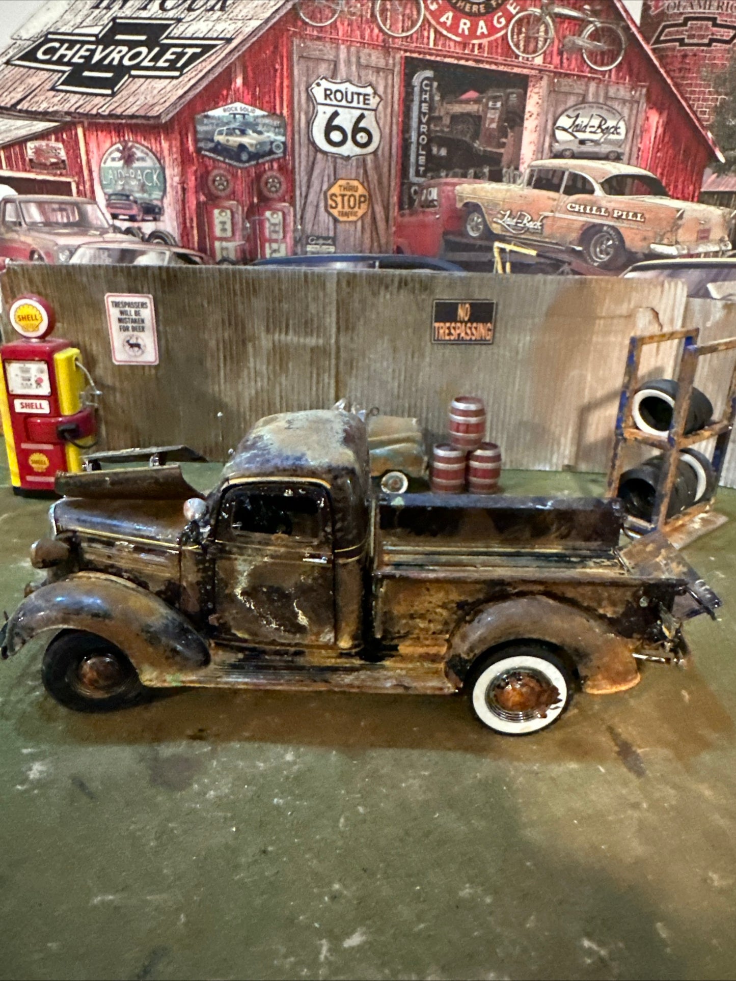1937 Chevrolet Pickup Truck - Barn Find Cars - 1:24 DIECAST - Danbury Mint - Weathered