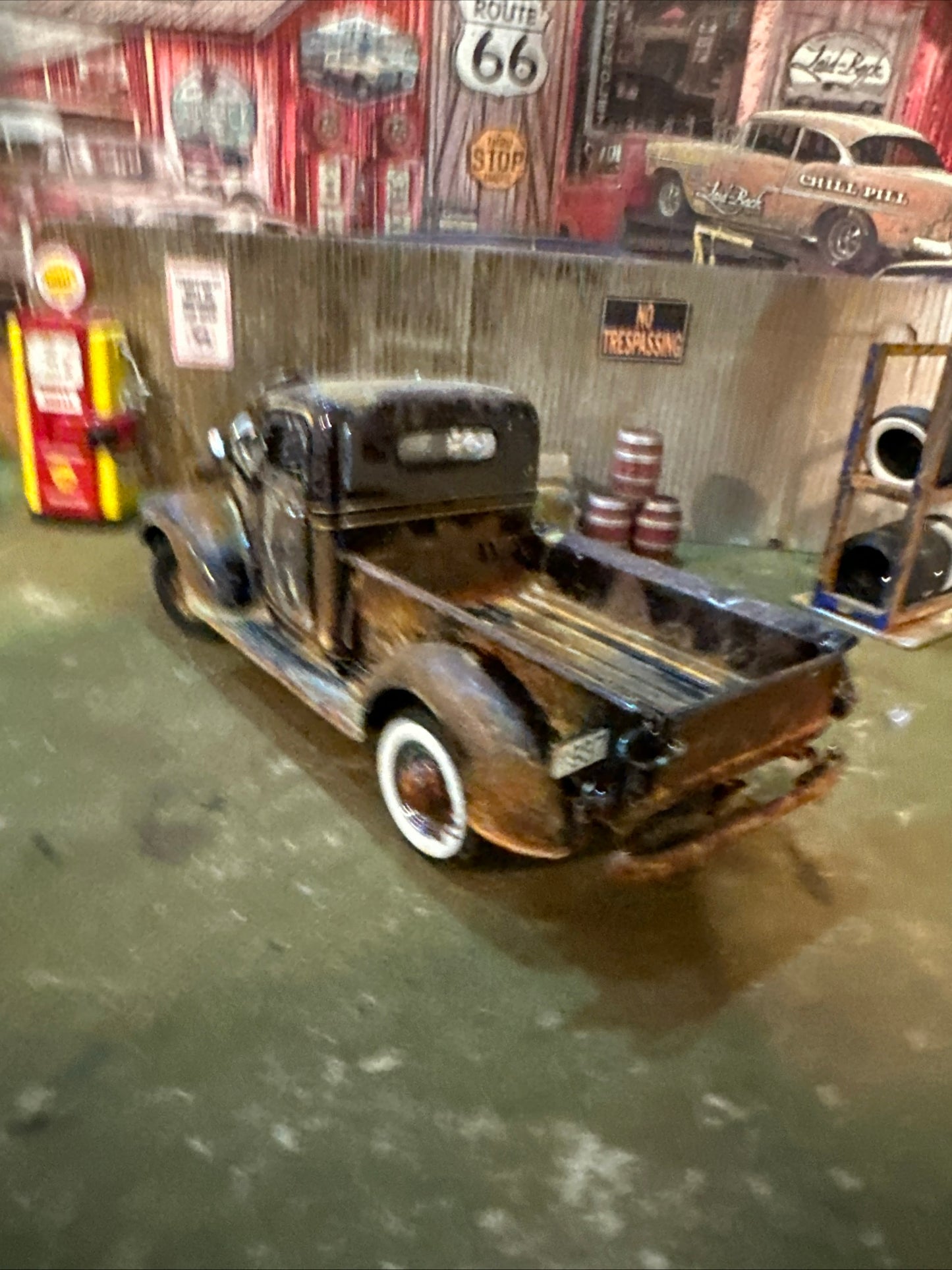 1937 Chevrolet Pickup Truck - Barn Find Cars - 1:24 DIECAST - Danbury Mint - Weathered