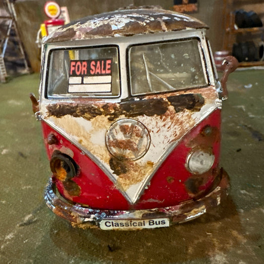 1962 Volkswagen Bus - Barn Find Cars - 1:24 DIECAST - Weathered