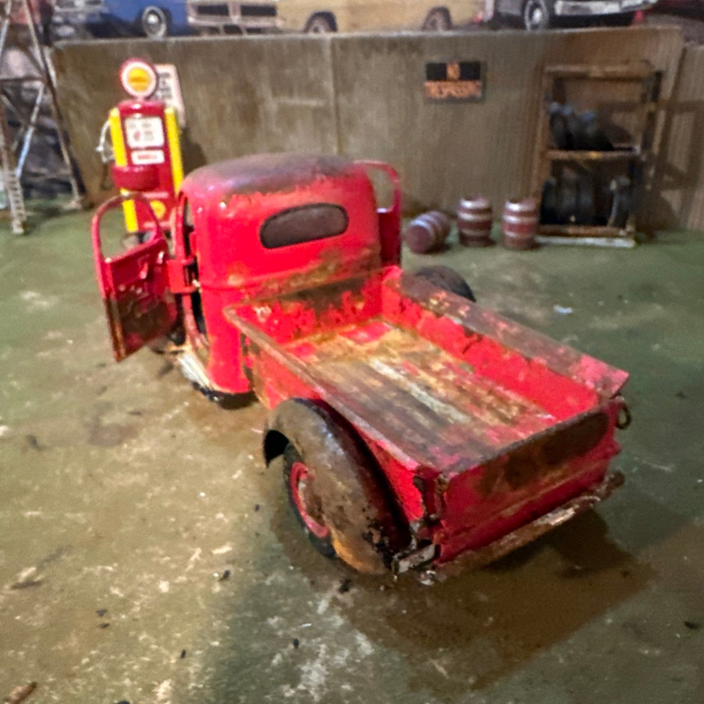 1938 International Harvester D2 Pickup Truck - Barn Find Cars - 1:25 DIECAST - weathered