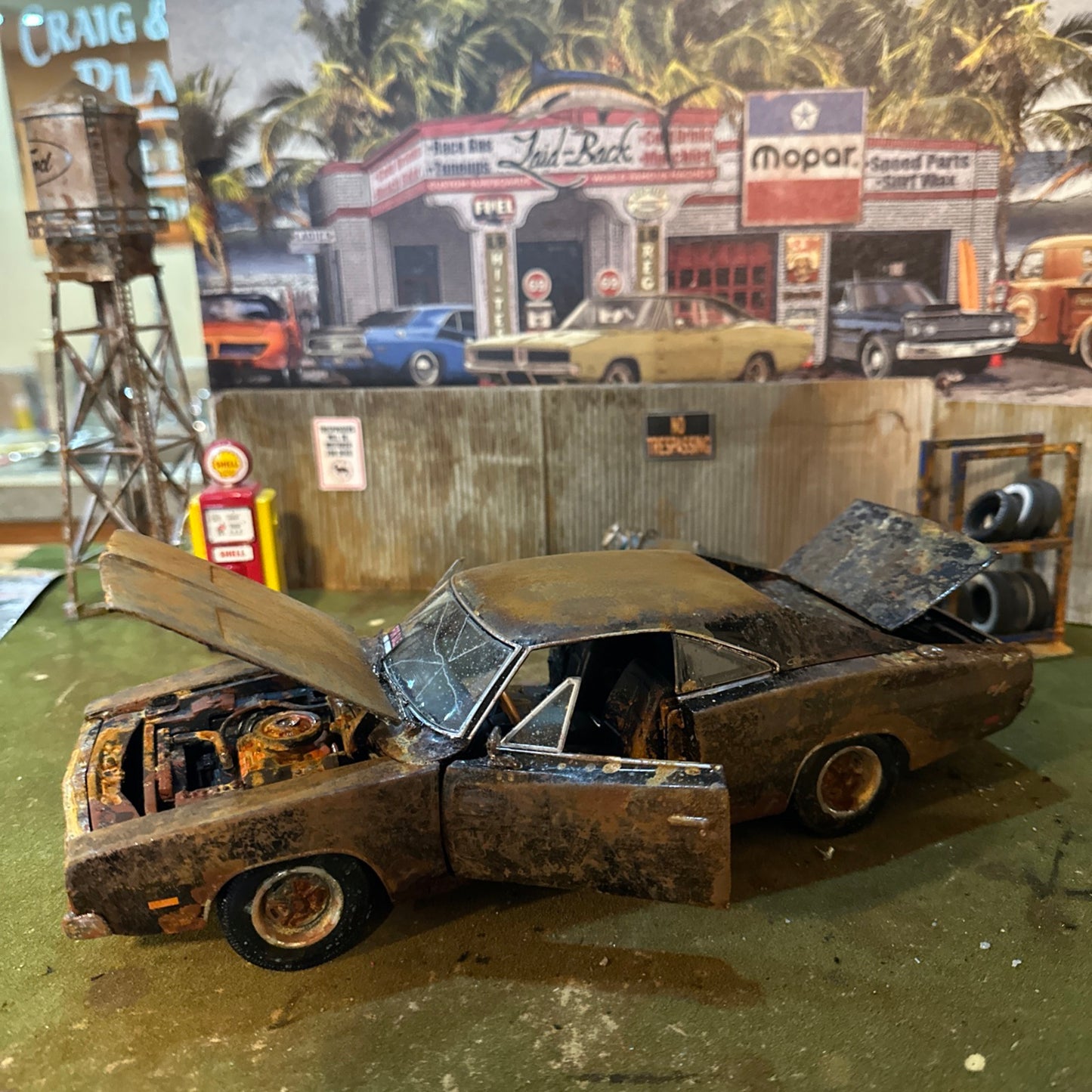 1969 Dodge Charger - Barn Find Cars - 1:18 DIECAST - weathered