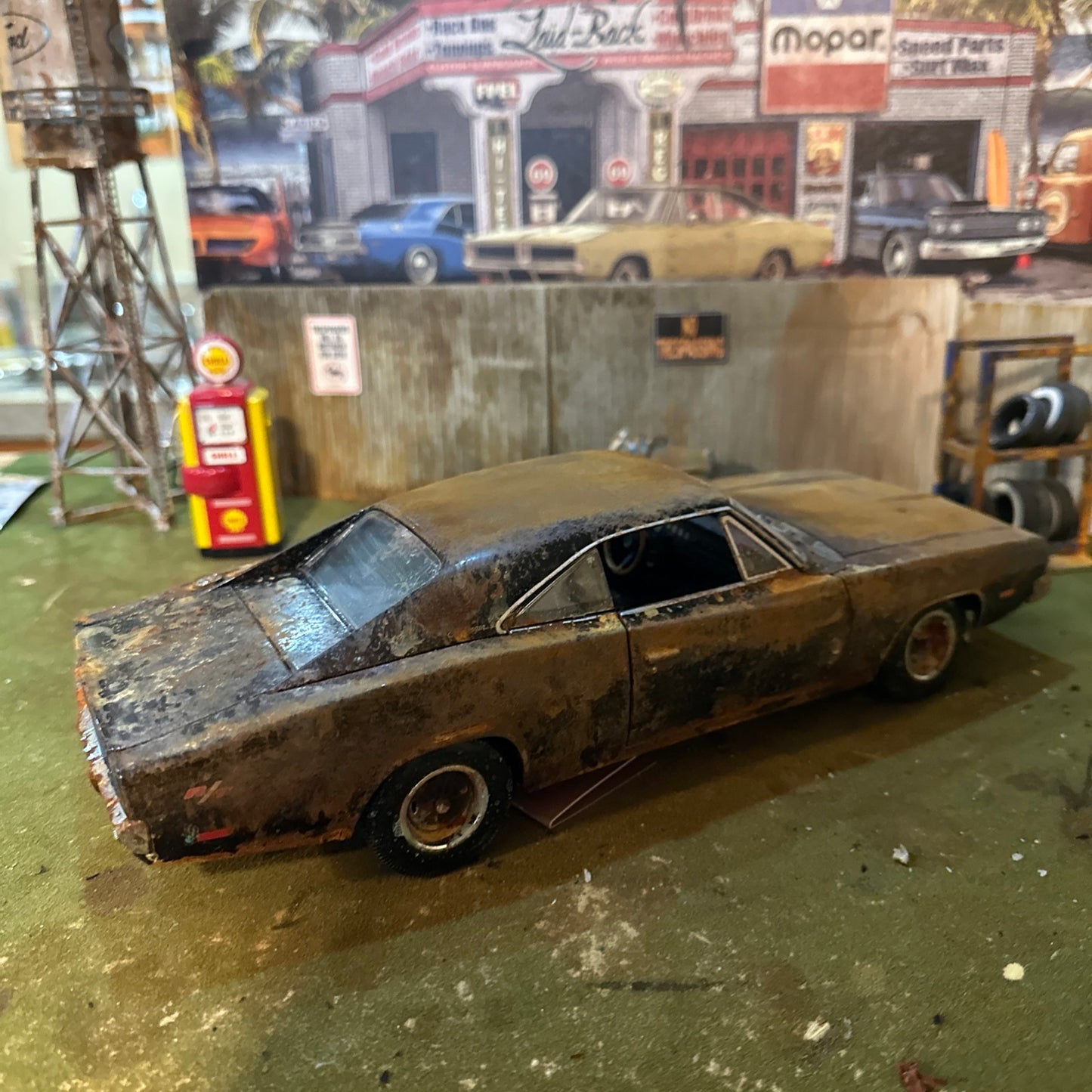 1969 Dodge Charger - Barn Find Cars - 1:18 DIECAST - weathered