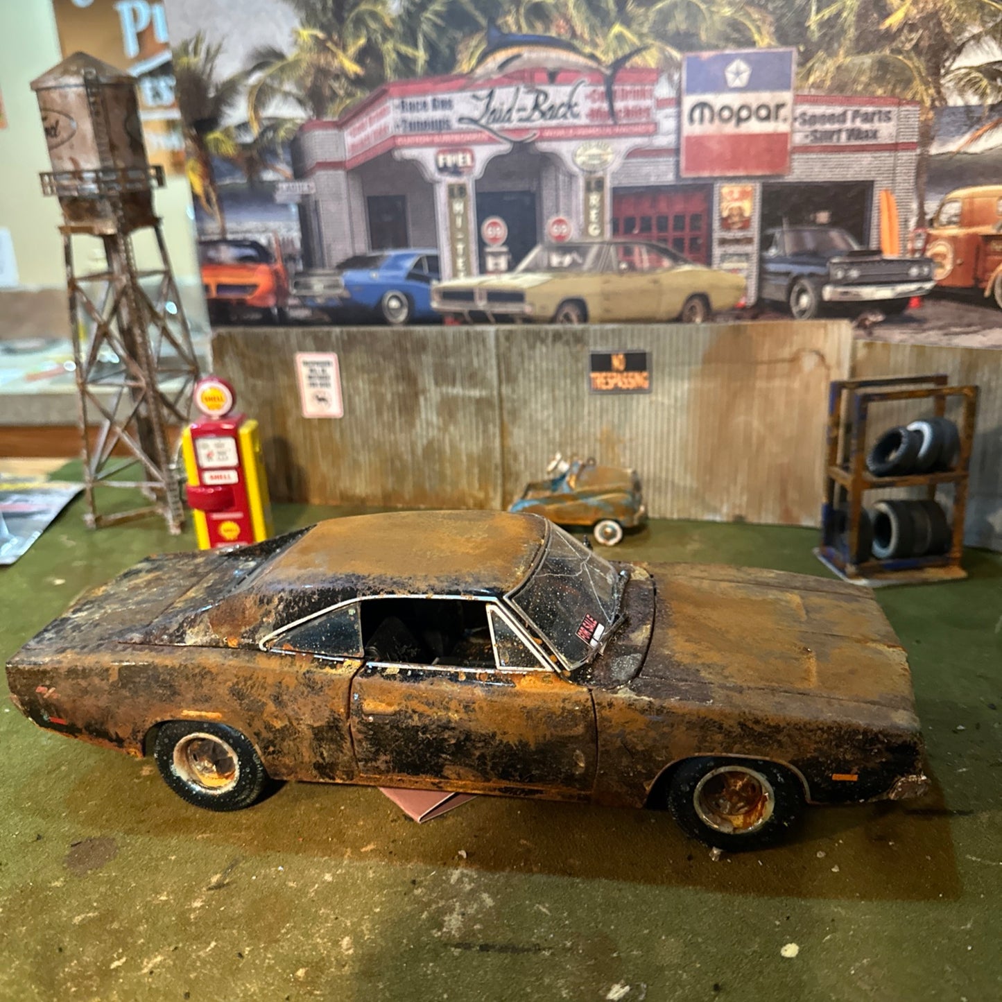1969 Dodge Charger - Barn Find Cars - 1:18 DIECAST - weathered