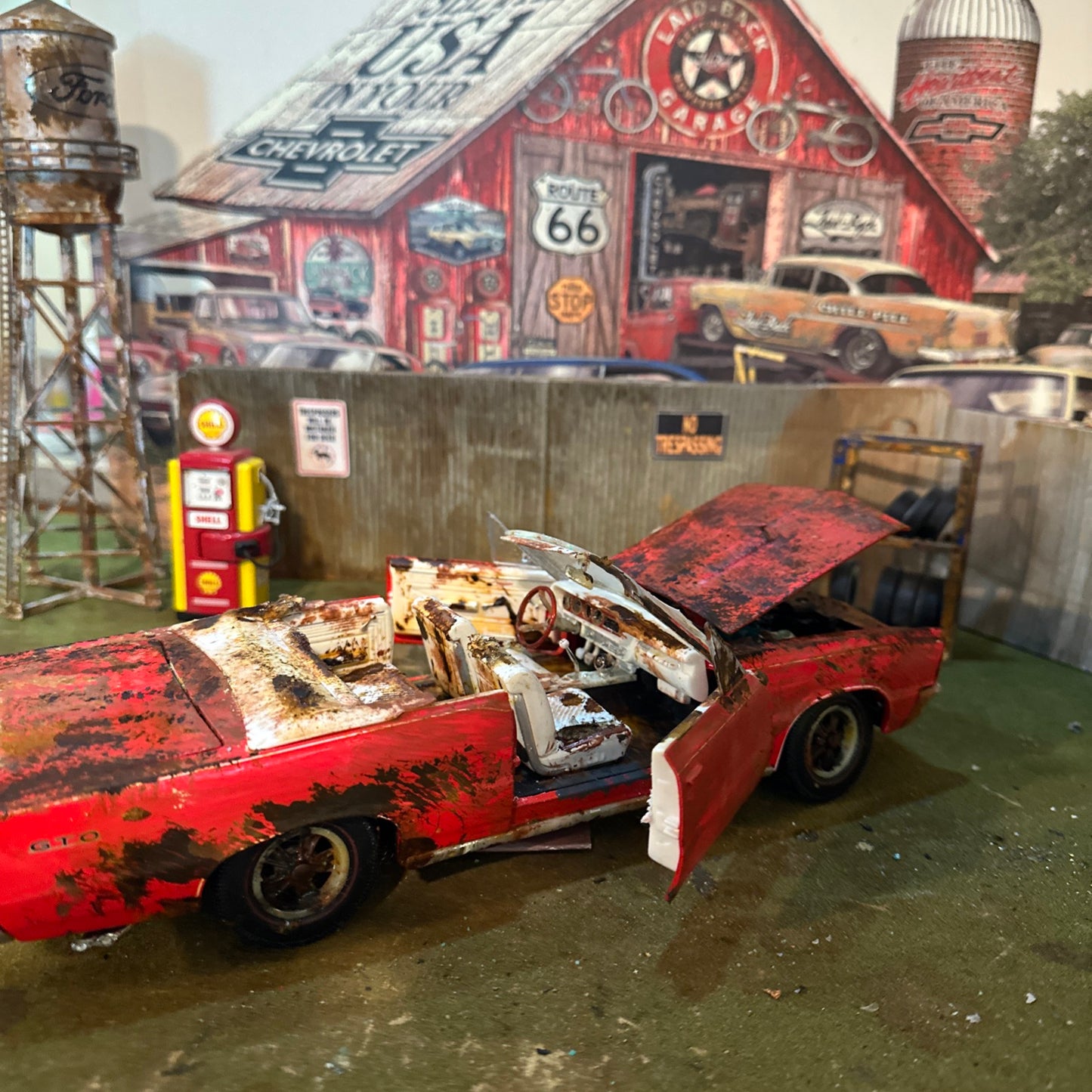 1965 Pontiac GTO - Barn Find Cars - 1:18 DIECAST - Weathered