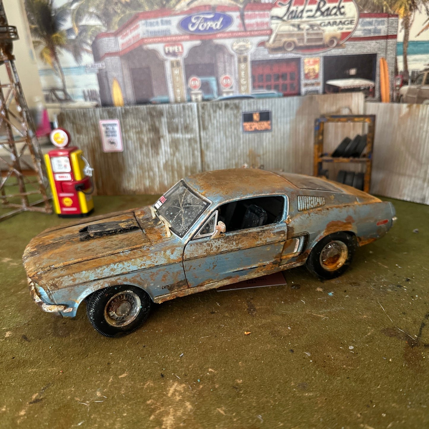 1968 Ford Mustang - Barn Find Cars - 1:18 DIECAST - Weathered
