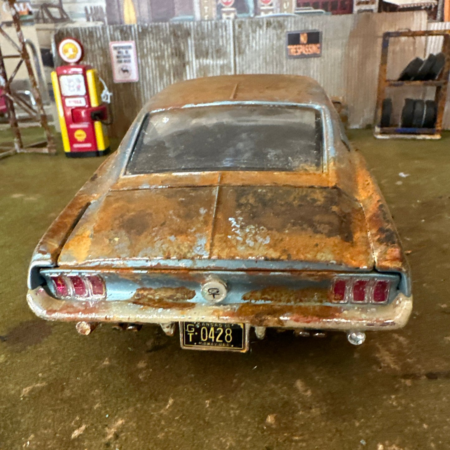 1968 Ford Mustang - Barn Find Cars - 1:18 DIECAST - Weathered