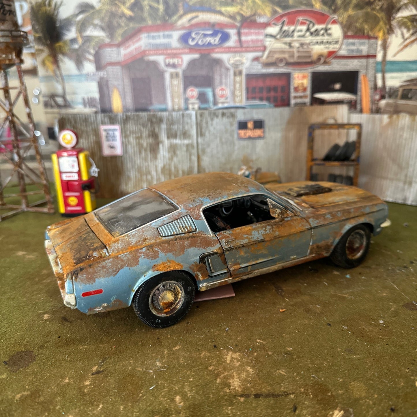 1968 Ford Mustang - Barn Find Cars - 1:18 DIECAST - Weathered