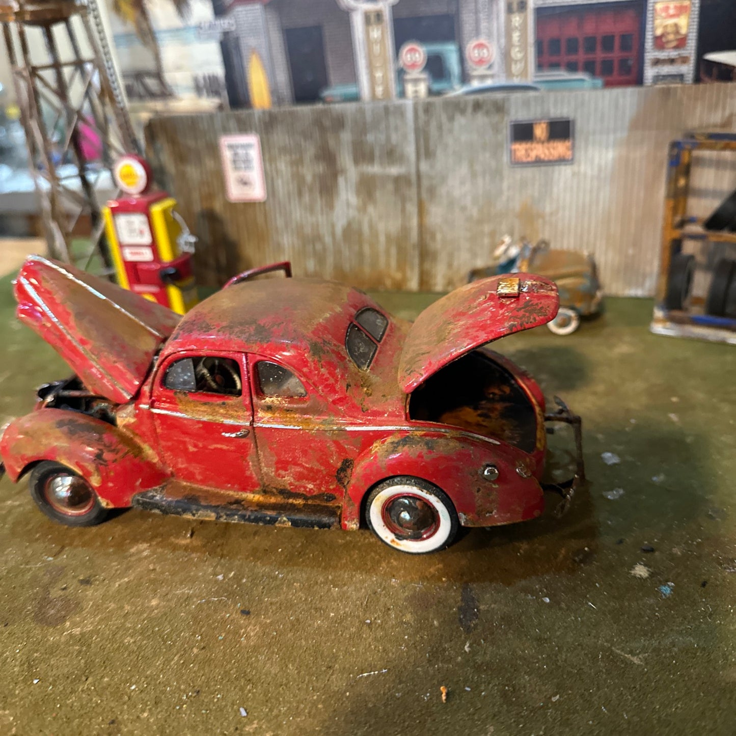 1940 Ford Coupe’ - Barn Find Cars - 1:24 DIECAST - Danbury Mint