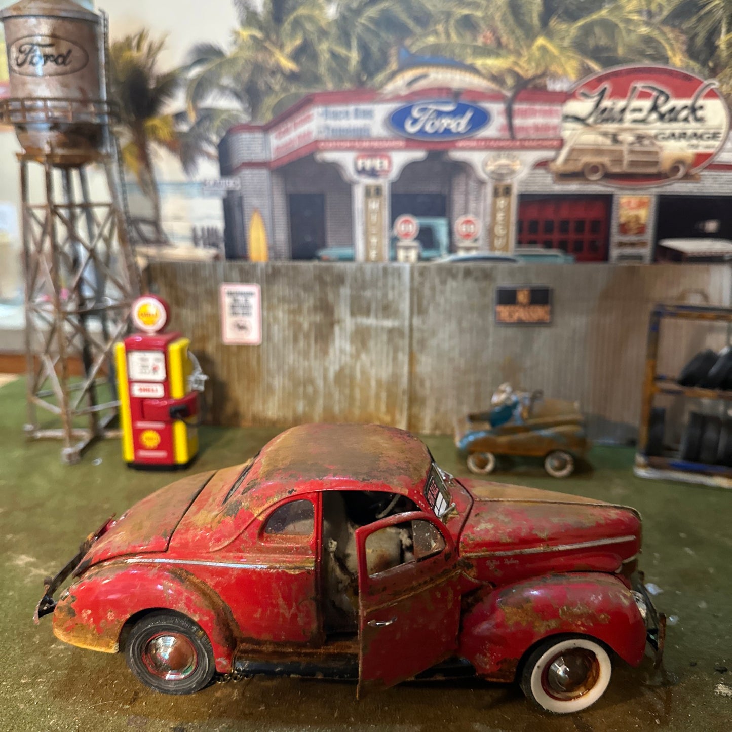 1940 Ford Coupe’ - Barn Find Cars - 1:24 DIECAST - Danbury Mint