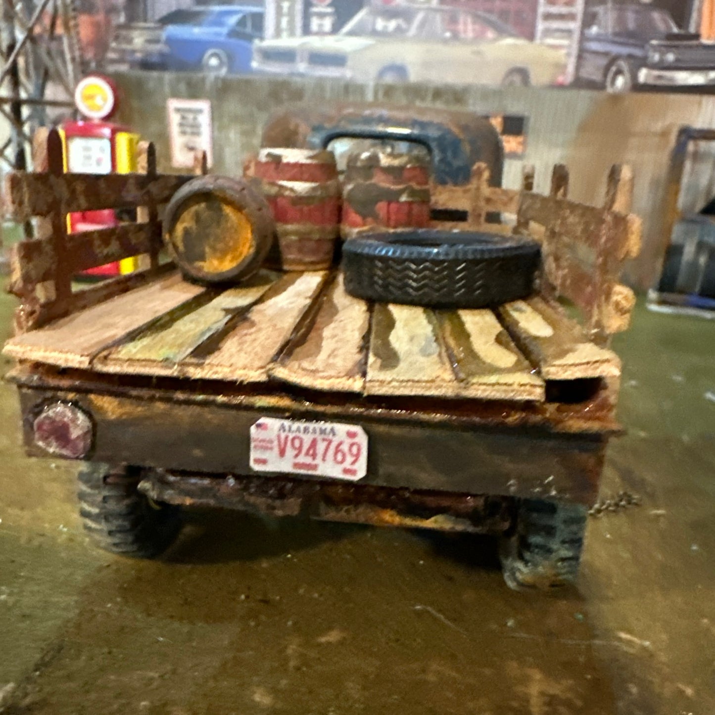 1946 Dodge Power Wagon Flatbed - Barn Find Cars - 1:24 DIECAST - Danbury Mint - Custom