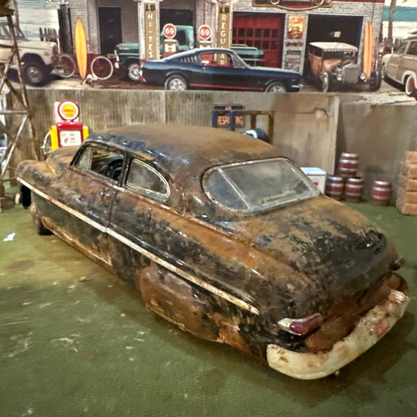 1949 Mercury - Barn Find Cars - 1:18 DIECAST - Ertl - James Dean