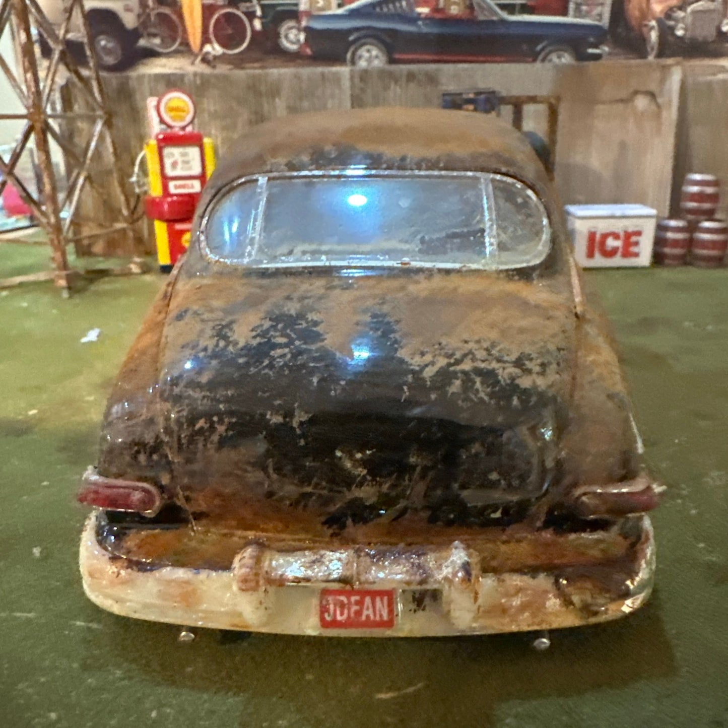 1949 Mercury - Barn Find Cars - 1:18 DIECAST - Ertl - James Dean