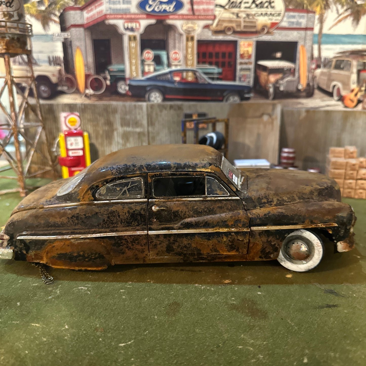 1949 Mercury - Barn Find Cars - 1:18 DIECAST - Ertl - James Dean
