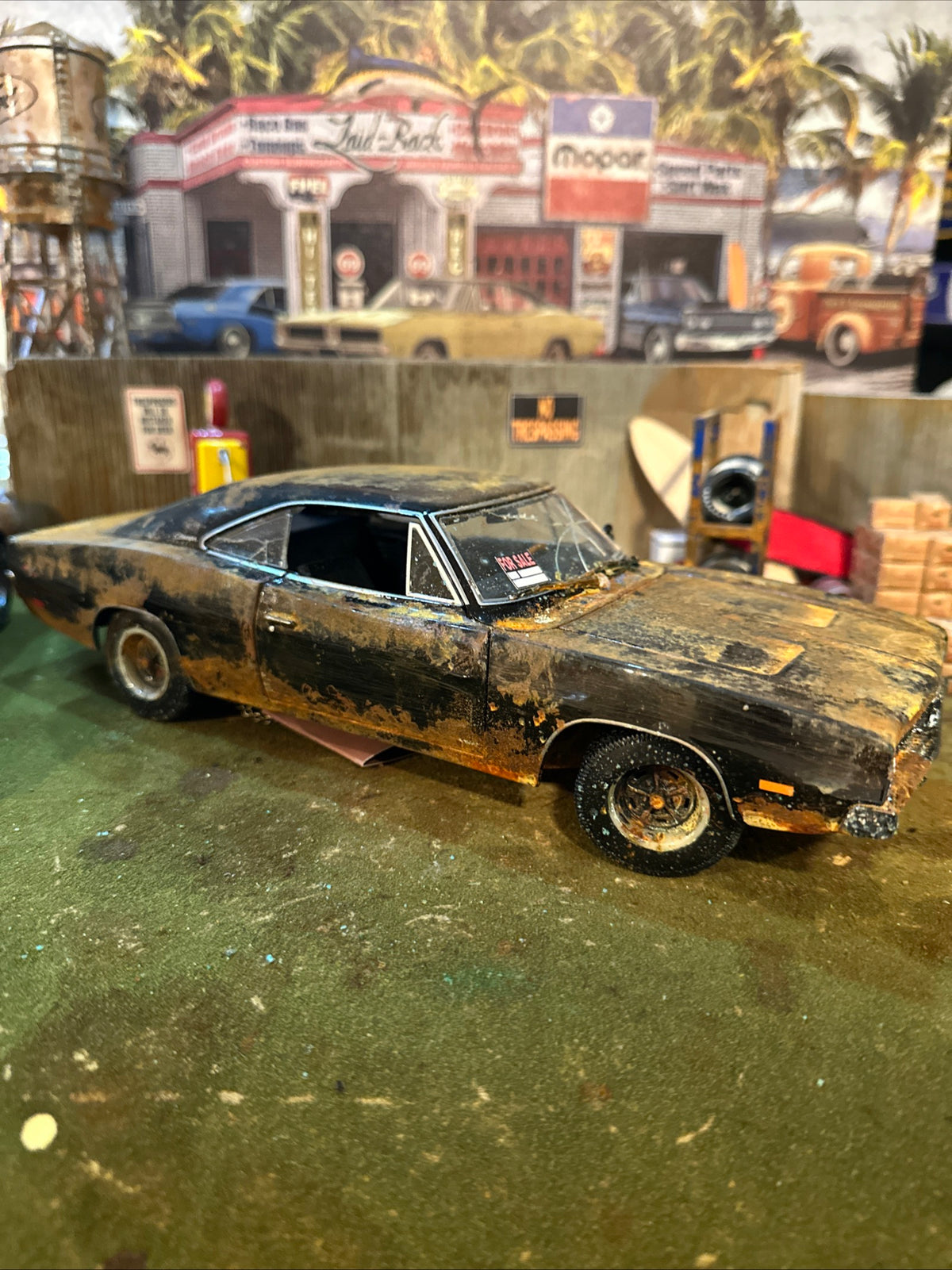 1969 Dodge Charger - Barn Find Cars - 1:18 DIECAST - Weathered