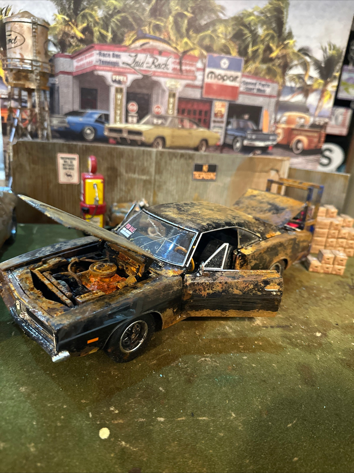 1969 Dodge Charger - Barn Find Cars - 1:18 DIECAST - Weathered