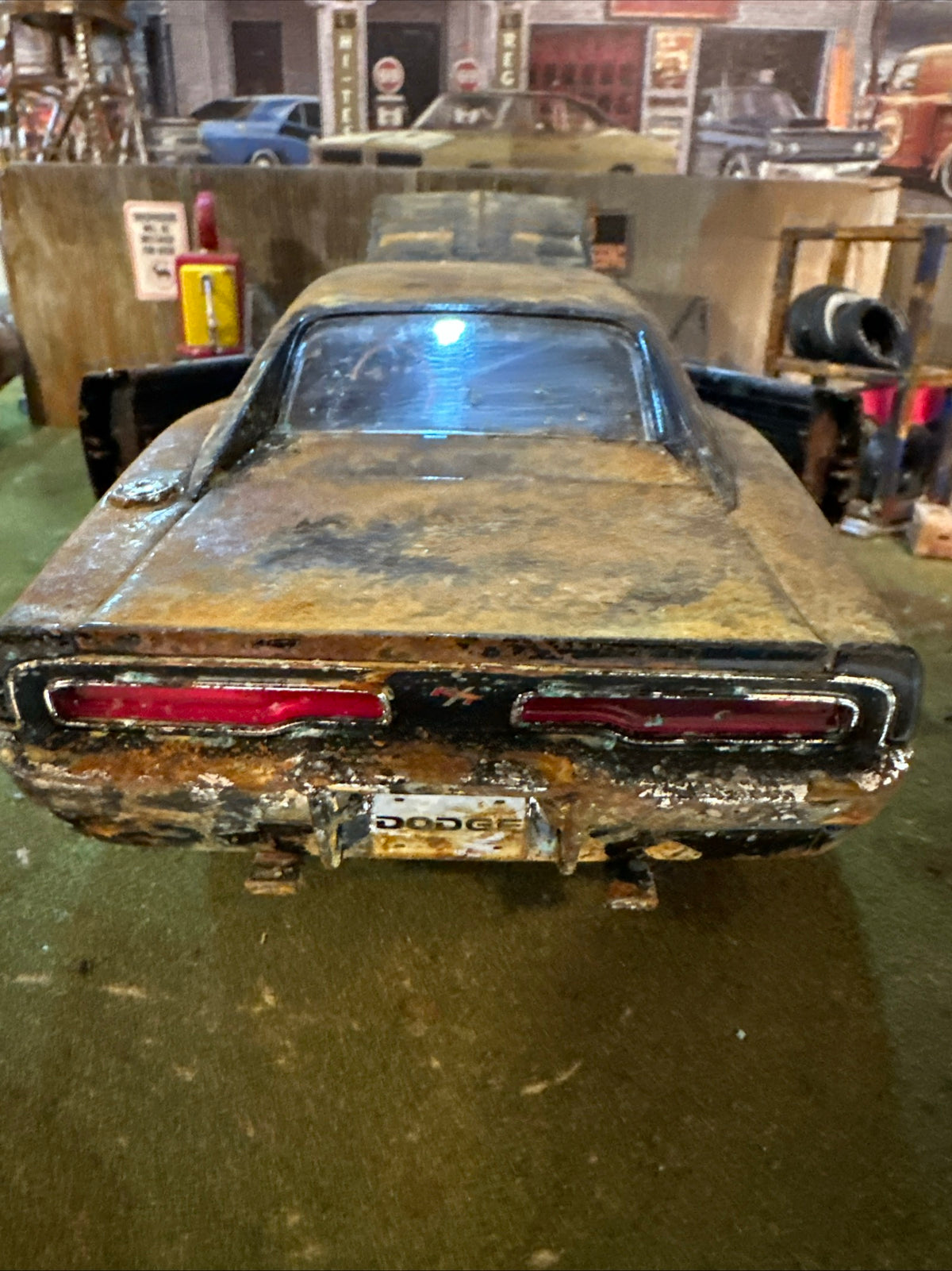 1969 Dodge Charger - Barn Find Cars - 1:18 DIECAST - Weathered