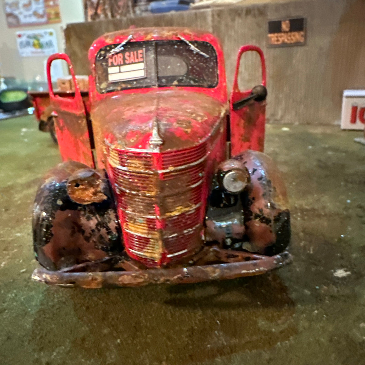1938 International Harvester D2 Pickup Truck - Barn Find Cars - 1:25 DIECAST - With trailer