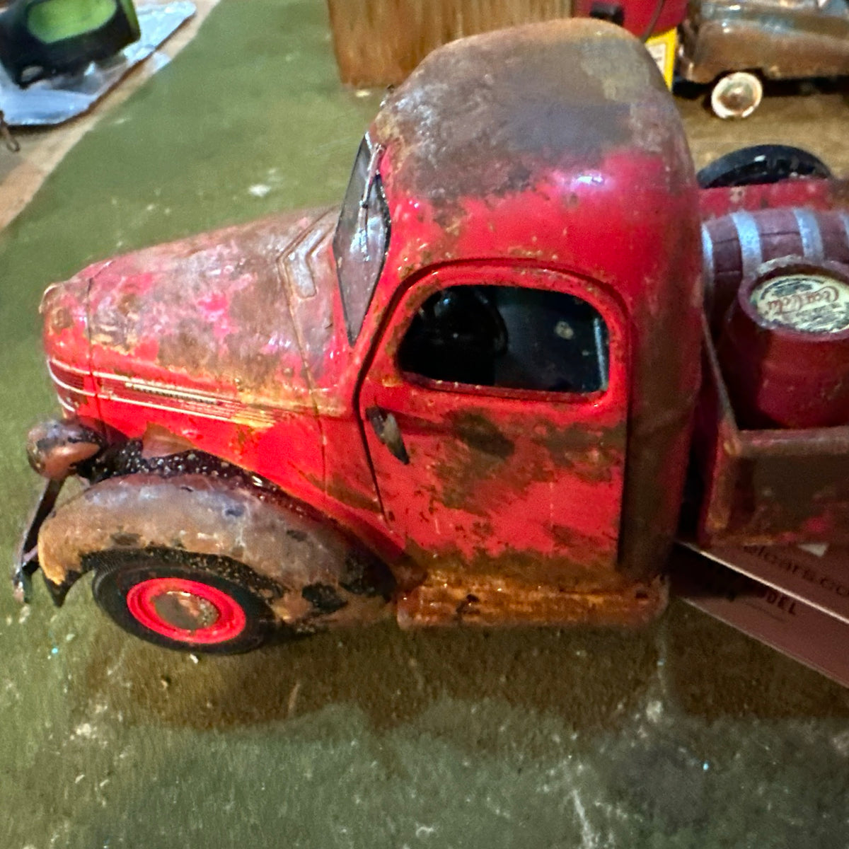 1938 International Harvester D2 Pickup Truck - Barn Find Cars - 1:25 DIECAST - With trailer