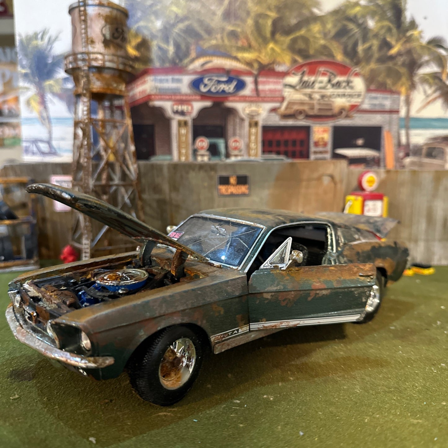 1967 Ford Mustang - Green - Barn Find Cars - 1:18 DIECAST