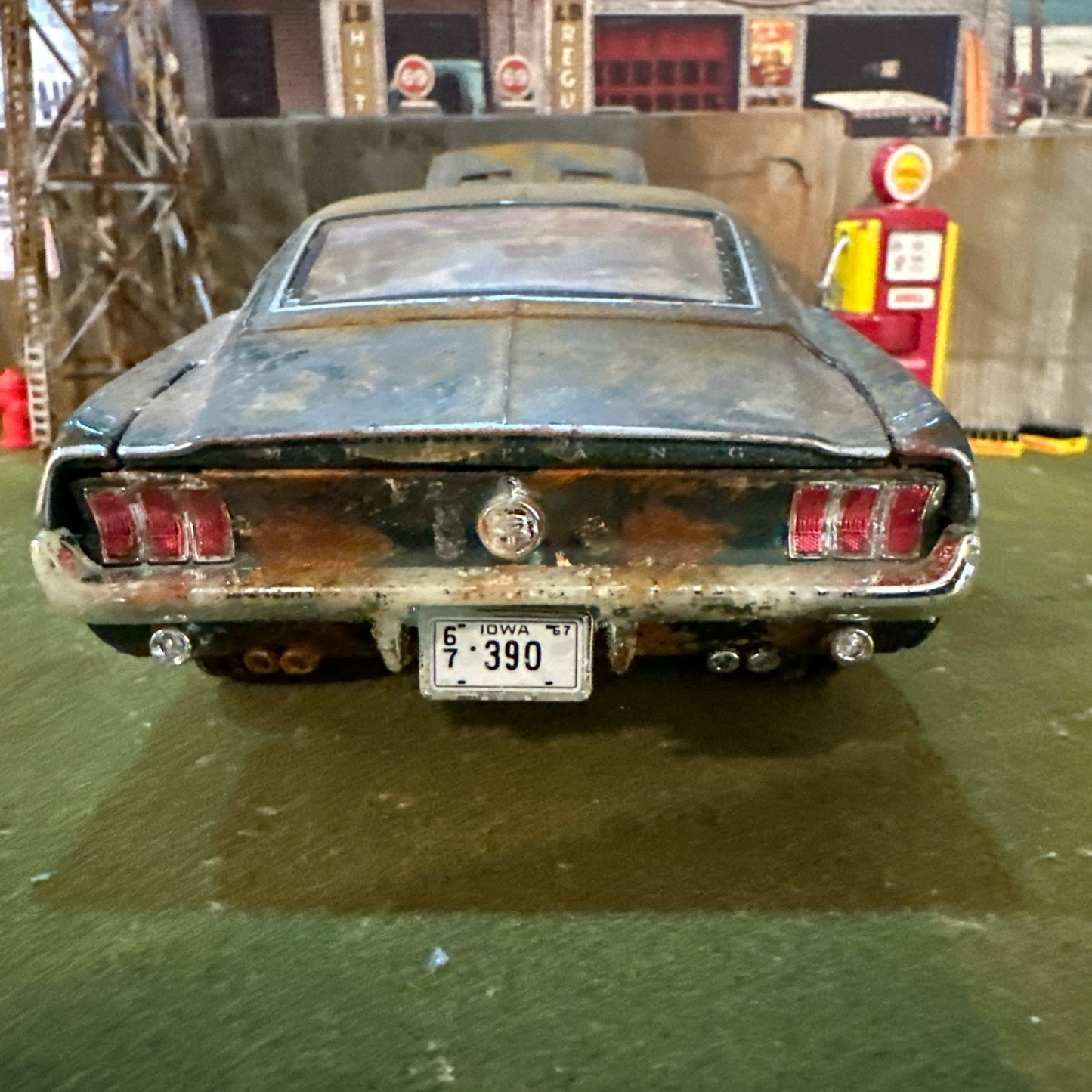 1967 Ford Mustang - Green - Barn Find Cars - 1:18 DIECAST