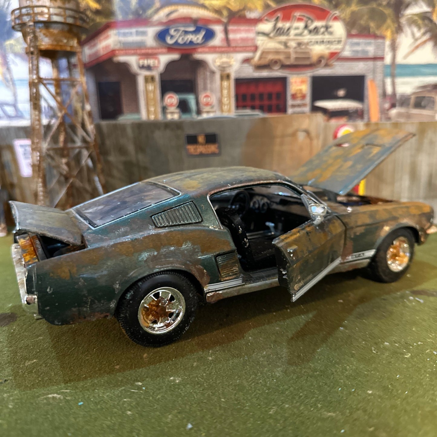 1967 Ford Mustang - Green - Barn Find Cars - 1:18 DIECAST