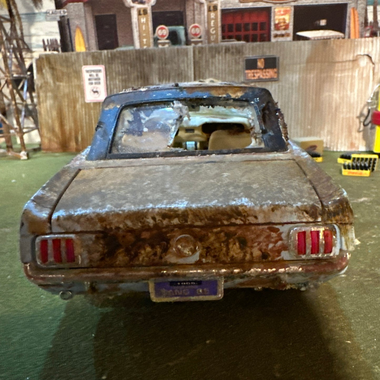 1965 Ford Mustang - Barn Find Cars - 1:18 DIECAST - Weathered