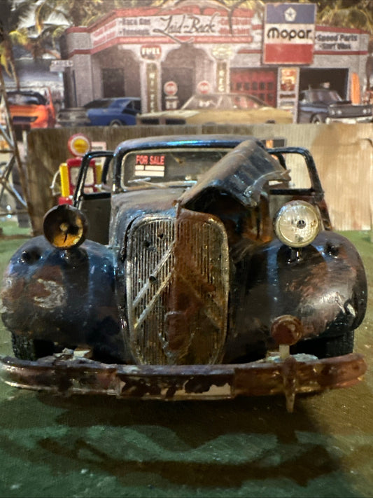 1952 Citroen T/A - Barn Find Cars - 1:18 DIECAST - Vietnam
