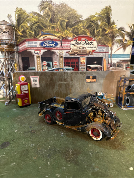 1935 Ford Pickup Truck - Barn Find Cars - 1:24 DIECAST - Danbury Mint