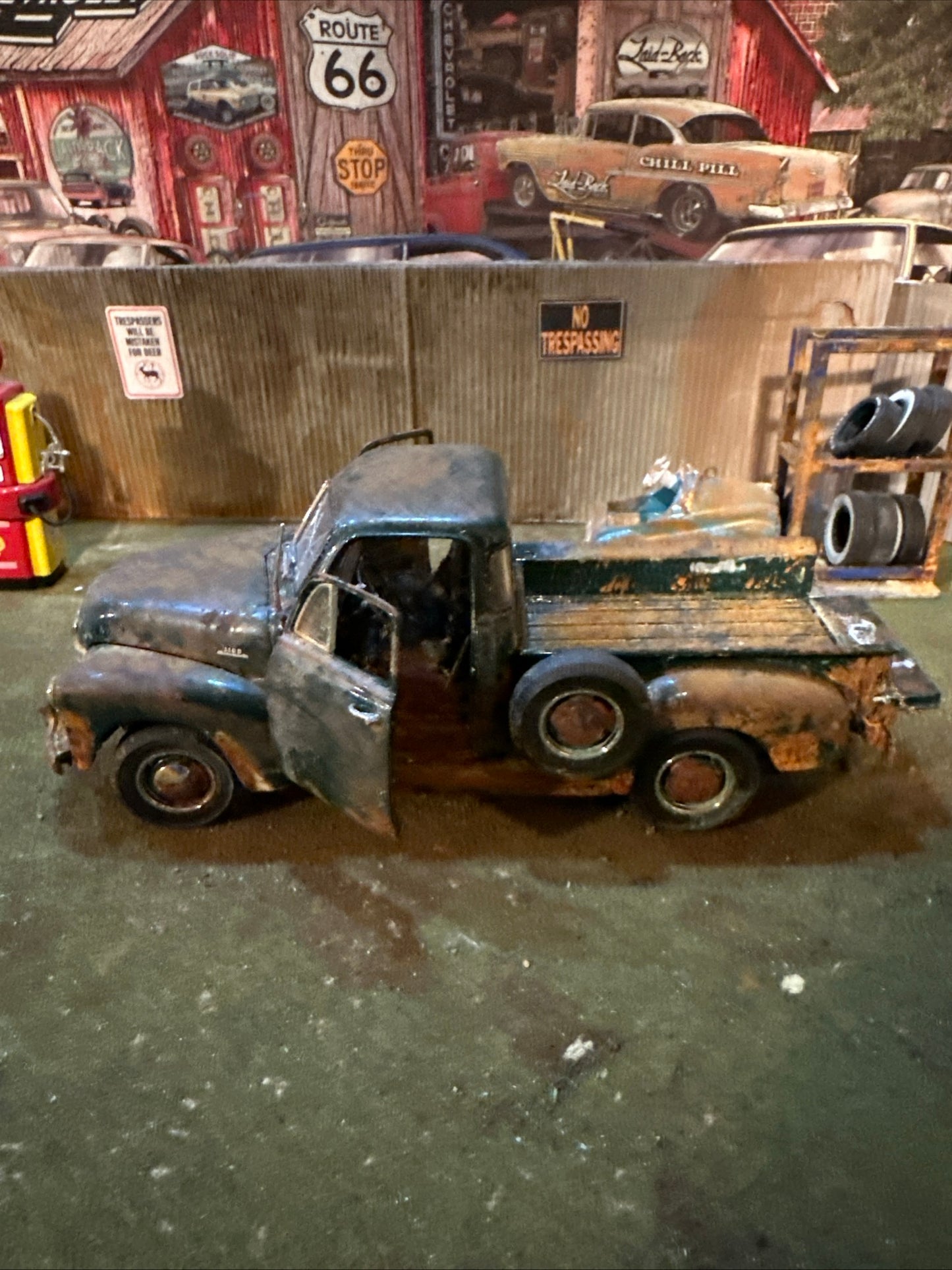 1953 Chevrolet 3100 Pickup Truck - Barn Find Cars - 1:24 DIECAST - Danbury Mint