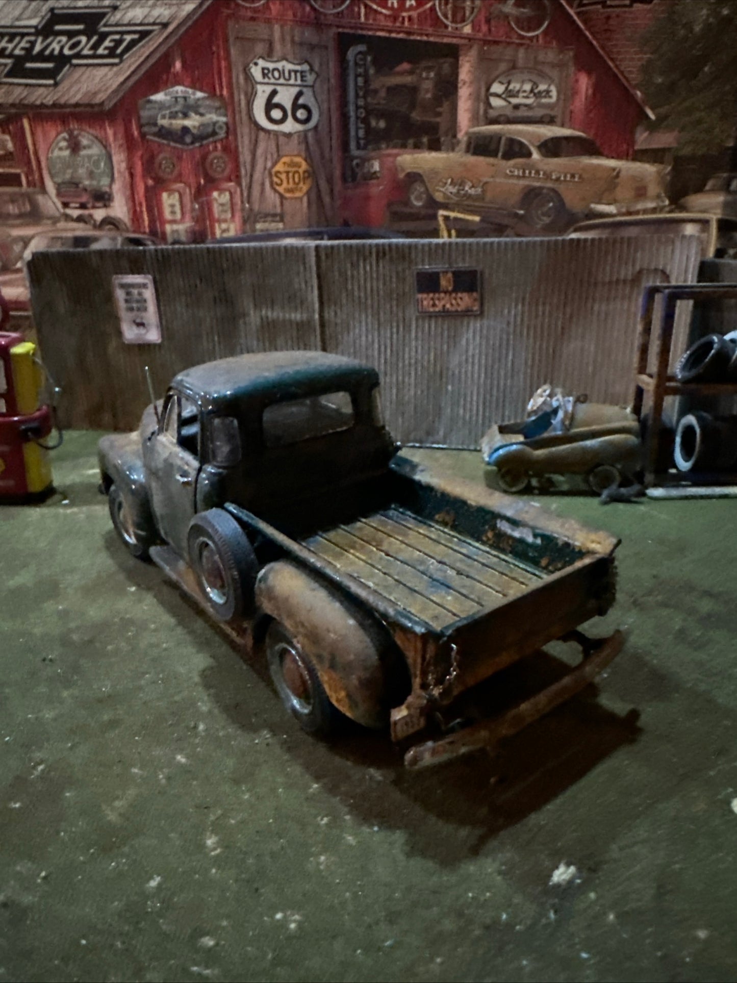 1953 Chevrolet 3100 Pickup Truck - Barn Find Cars - 1:24 DIECAST - Danbury Mint