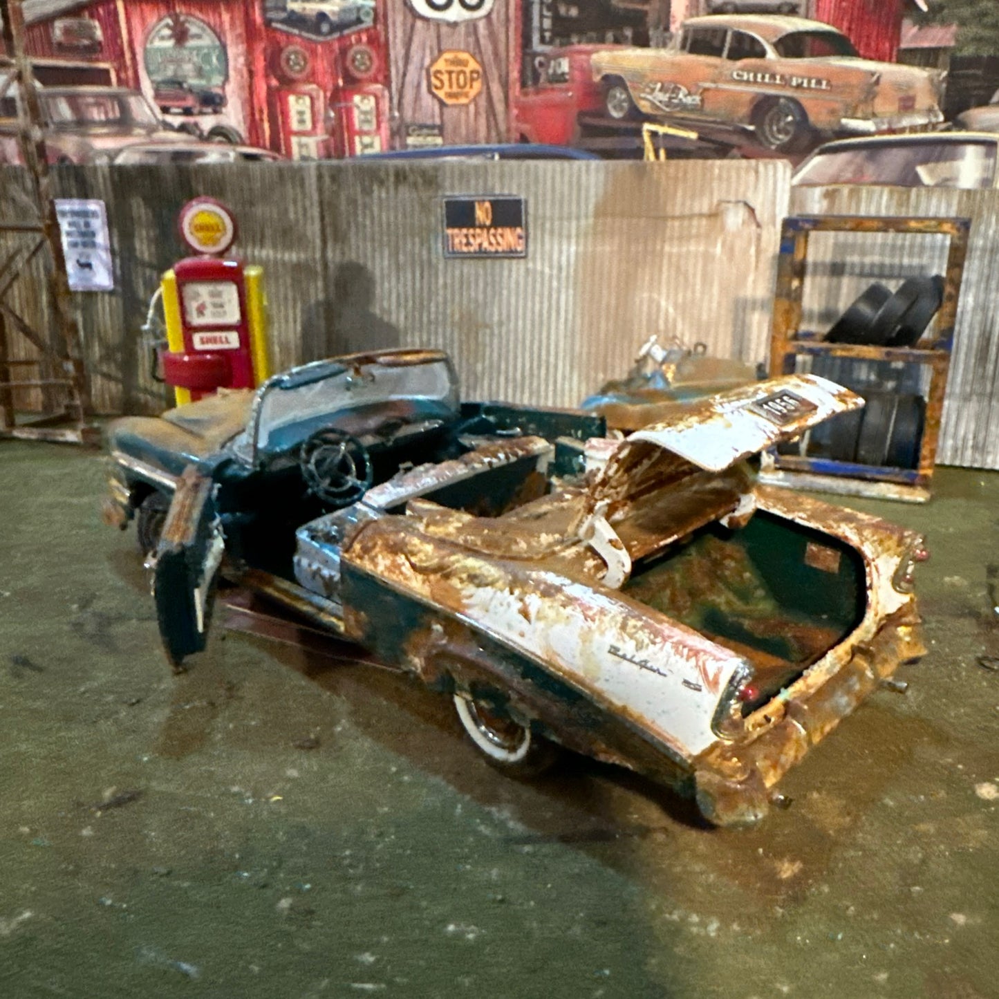 1956 Chevrolet Convertible - Barn Find Cars - 1:24 DIECAST - Franklin Mint - Weathered