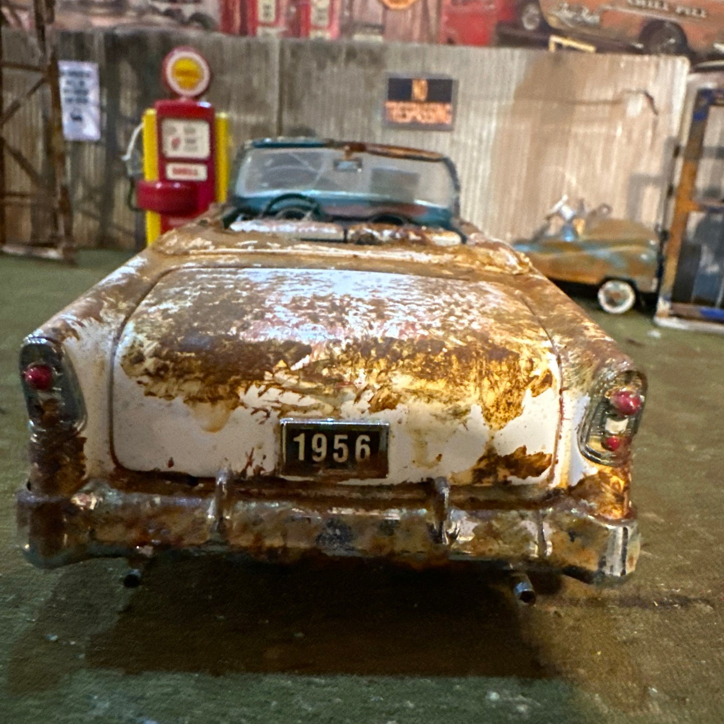 1956 Chevrolet Convertible - Barn Find Cars - 1:24 DIECAST - Franklin Mint - Weathered