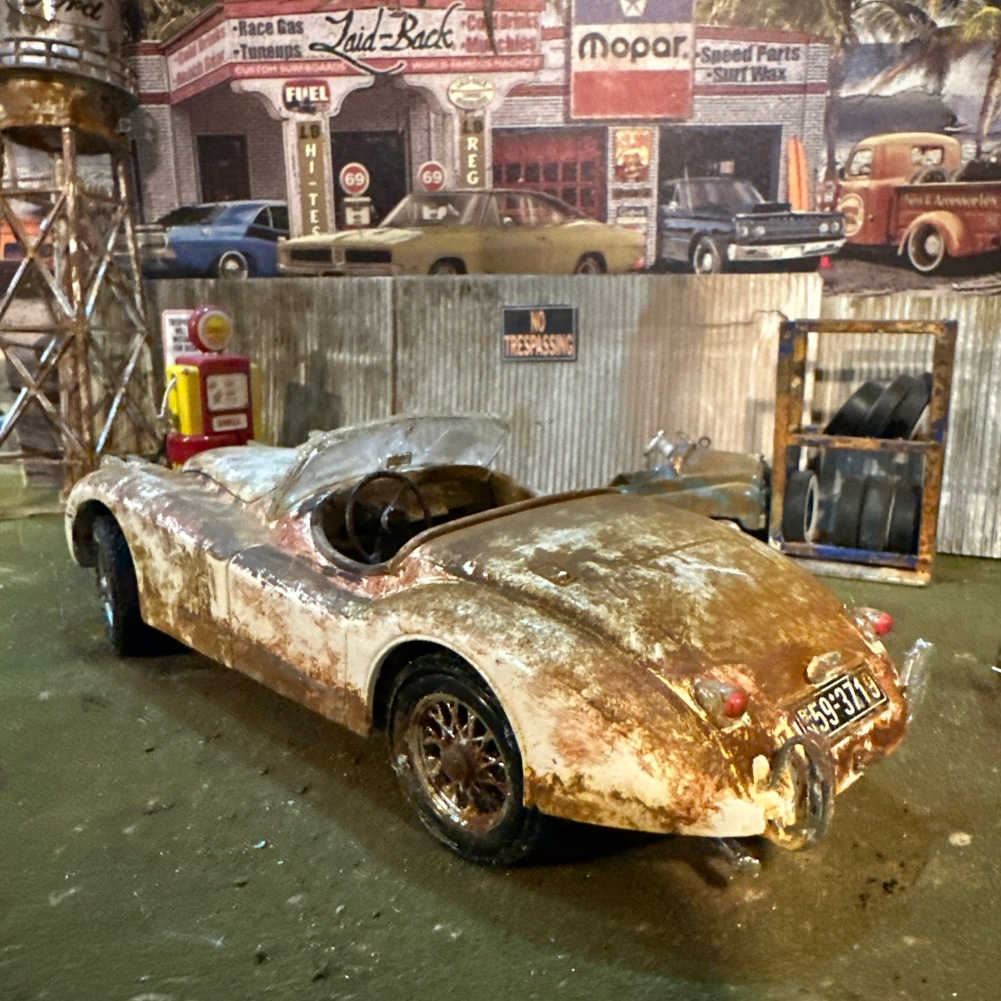 1949 Jaguar XK120 - Barn Find Cars - 1:18 DIECAST