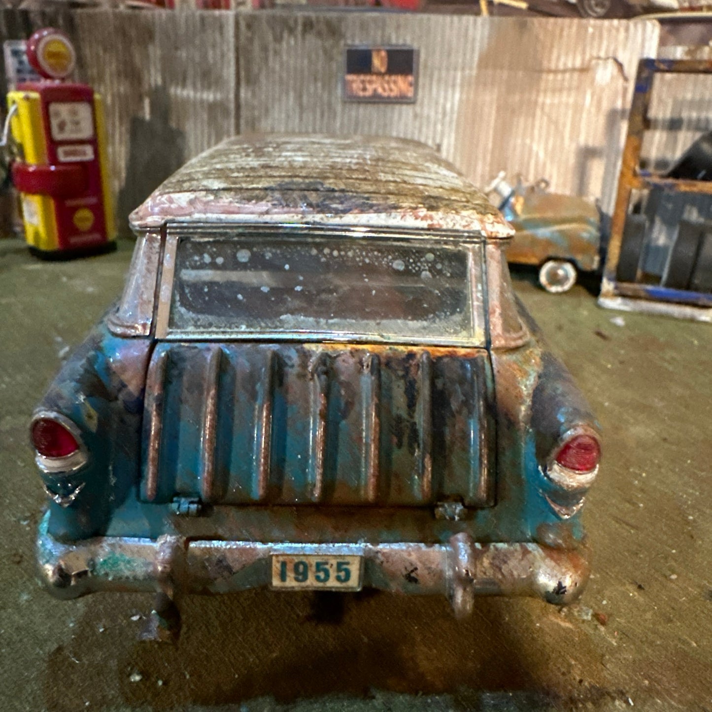 1955 Chevrolet Nomad - Barn Find Cars - 1:24 DIECAST - Danbury Mint - Weathered